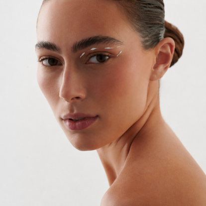 Το beauty brand που εμπνέεται από τη δύναμη της ﻿ελληνικής φύσης κι έχει ως οδηγό τη φιλοσοφία της απλότητας