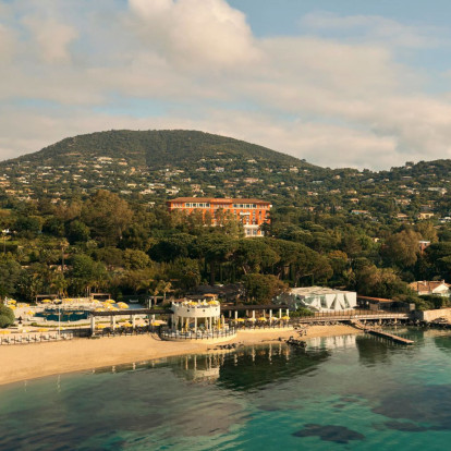 COMO Le Beauvallon: Η θρυλική grande dame της Κυανής Ακτής ανοίγει ξανά τις πύλες της έπειτα από 18 χρόνια