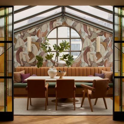 Simultanism: Η πιο καλλιτεχνική τάση στο interior design φέρνει χρώμα, κίνηση και προσωπικότητα στο σπίτι