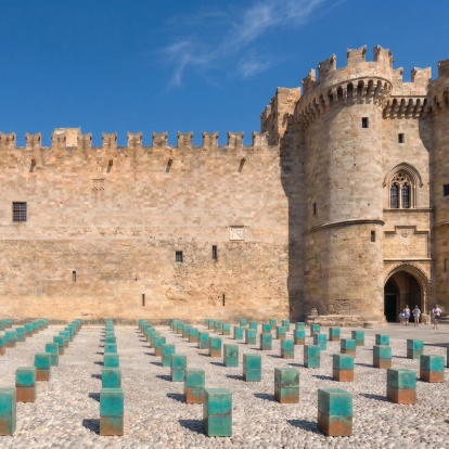 Η Biennale of Contemporary Keramics επιστρέφει μετατρέποντας τη Μεσαιωνική Πόλη της Ρόδου σε ένα διεθνές σημείο συνάντησης της σύγχρονης κεραμικής τέχνης