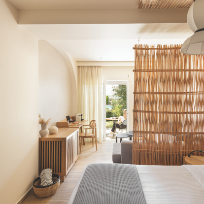Ένα οικογενειακό resort σε μια από τις πιο μαγικές ακτές της Σιθωνίας μετατρέπεται στο απόλυτο καλοκαιρινό καταφύγιο