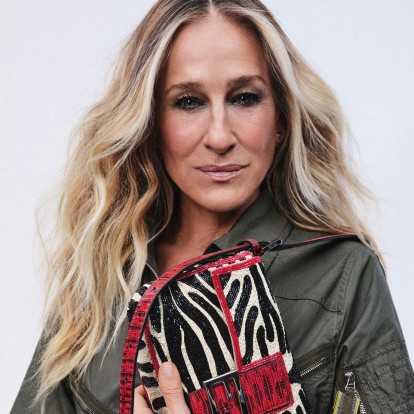 “It’s a Baguette!”: Η Sarah Jessica Parker πρωταγωνιστεί στην καμπάνια του οίκου Fendi στην πιο iconic fashion επανένωση της χρονιάς