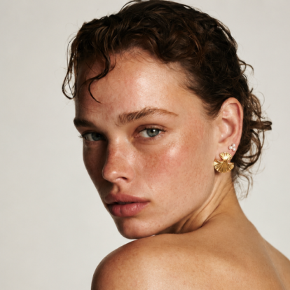 Sunset Makeup: το αγαπημένο μας holiday look εμπνευσμένo από το πιο εντυπωσιακό καλοκαιρινό ηλιοβασίλεμα