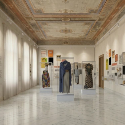 Η Βιβλιοθήκη και το Αρχείο του Θεατρικού Μουσείου στεγάζονται στην εμβληματική οικία Σούτσου, επί της Σταδίου 47