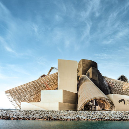 Το Guggenheim Abu Dhabi του σπουδαίου αρχιτέκτονα Frank Gehry ανοίγει κι επίσημα τις πόρτες του