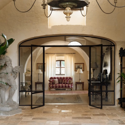 H masseria στην Puglia που αποκαλύπτει το πώς η αυθεντική ιταλική εξοχή συναντά μια διακριτικά σύγχρονη κομψότητα