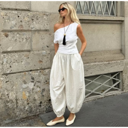 Balloon pants: Πώς να φορέσετε το μεγαλύτερο trend της σεζόν σε κάθε περίσταση