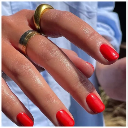 Τα "Late Summer Manicures" που δεν δείχνουν ούτε υπερβολικά καλοκαιρινά ούτε φθινοπωρινά