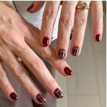 Τα πρώτα φθινοπωρινά patterned manicures είναι ultra chic και μας βάζουν ομαλά σε cozy mood
