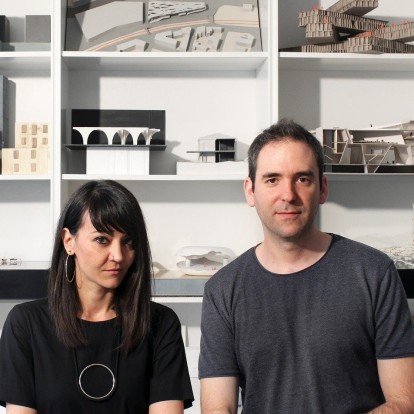 Ερμής Αδαμαντίδης & Δομινίκη Δαδάτση: Από το Λονδίνο στη Θεσσαλονίκη 