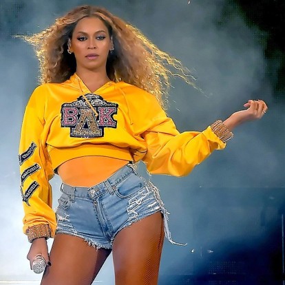 Κάντε δικά σας τα κομμάτια που φόρεσε η Beyoncé στο Coachella