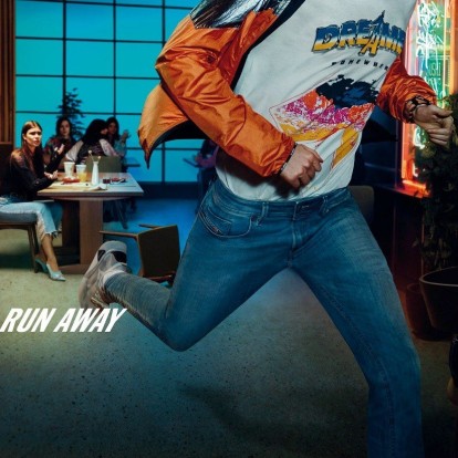 Μια fashion διαφήμιση για το online dating με μια γερή δόση αλήθειας