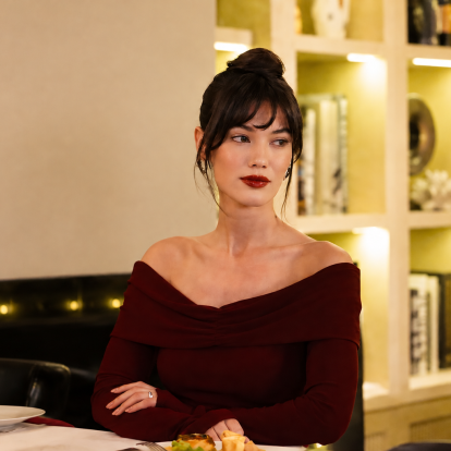 Burgundy lipstick: Τα tips για να φορέσετε σωστά την πιο τολμηρή απόχρωση της σεζόν