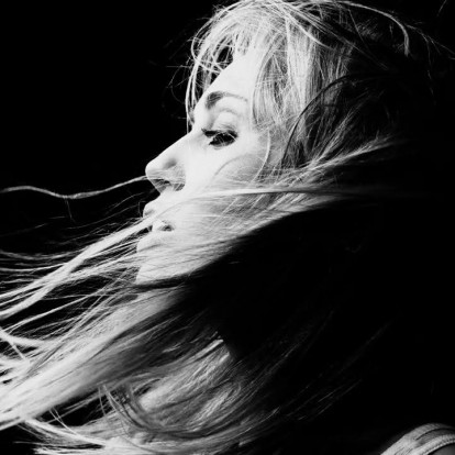 Orbit: Δείτε το νέο ατμοσφαιρικό video clip της Miley Cyrus