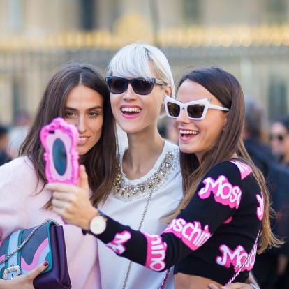 6 μυστικά για να βγαίνετε πιο όμορφες στις φωτογραφίες