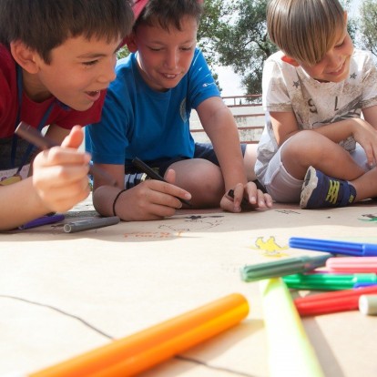 Μάθετε πώς η εκμάθηση αγγλικών μπορεί να αποτελέσει μια μαγική εμπειρία
