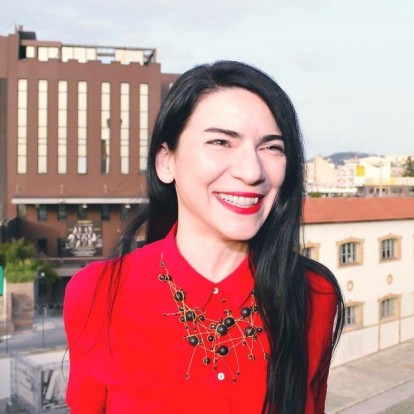 Η Βάσια Χατζή δημιουργεί κοσμήματα εμπνευσμένα από τη βιολογία