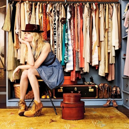 Closet cleaning: Πότε πρέπει να αποχωριστείτε ένα ρούχο