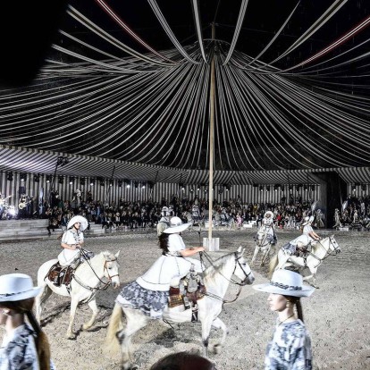 Απολαύστε το μαγευτικό rodeo του Christian Dior 