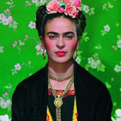 Ένα ταξίδι στη ζωή της Frida Kahlo μέσα από μια συγκλονιστική έκθεση