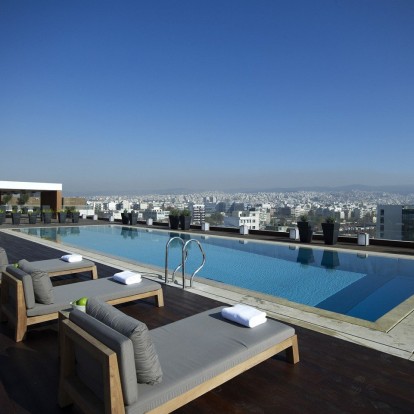 Βουτήξτε στις πιο ωραίες πισίνες της πόλης