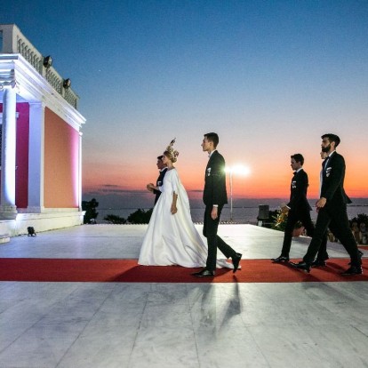 Δείτε πρώτοι πλούσιο φωτογραφικό υλικό από το show του Βασίλη Ζούλια 