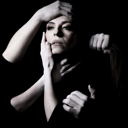 H Αθηνά Μαξίμου μιλάει για την Αντιγόνη και το ταξίδι της υποκριτικής