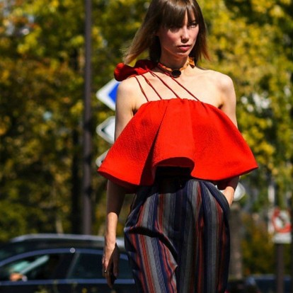 Βάλτε στην γκαρνταρόμπα σας τα ντελικάτα και θηλυκά ruffles