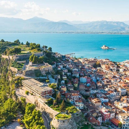 4 ρομαντικοί προορισμοί για να αποδράσετε με τον σύντροφό σας 