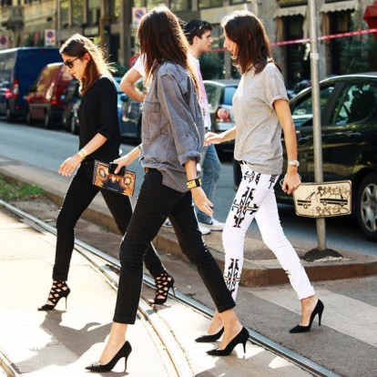 Φορέστε τα μαύρα jeans όπως οι Γαλλίδες