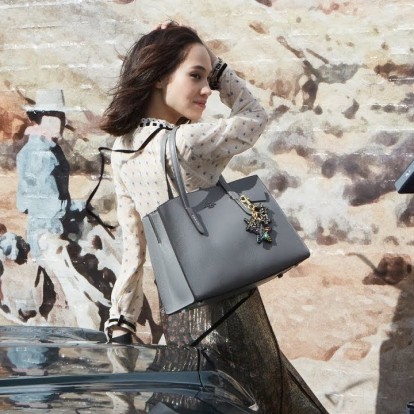 Οι πρώτες εικόνες της Moschino x H&M και άλλες ειδήσεις μόδας