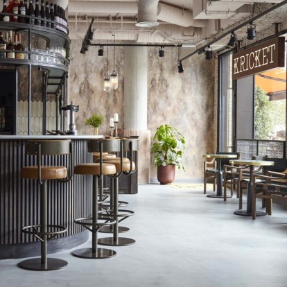 Ξενάγηση σ' ένα καινούριο κι εντυπωσιακό εστιατόριο στο Λονδίνο