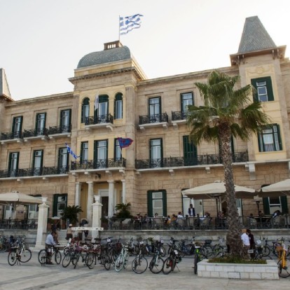 Στους vintage ρυθμούς του Tweed Run για 5η χρονιά οι Σπέτσες