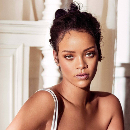 Αντιγράψτε εύκολα το απόλυτο fall makeup look της Rihanna