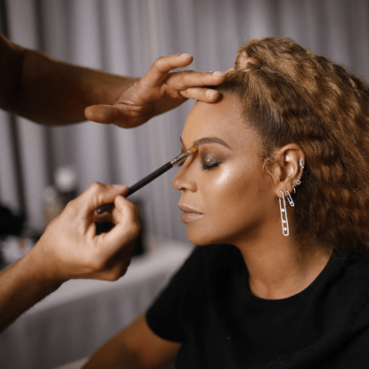 Διάσημοι makeup artists αποκαλύπτουν τα μυστικά ομορφιάς πανέμορφων stars