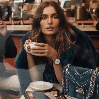 Κρατήστε τα χέρια σας νεανικά και υπέροχα με ένα μόνο προϊόν 