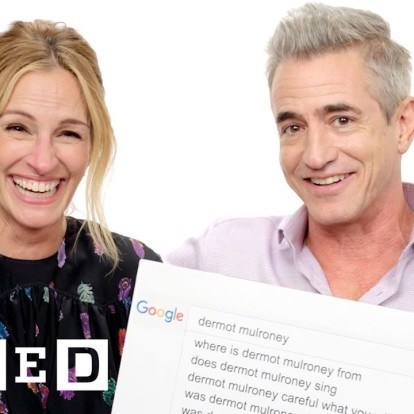 Η Julia Roberts και ο Dermot Mulroney απαντούν στις πιο συχνές ερωτήσεις του Google