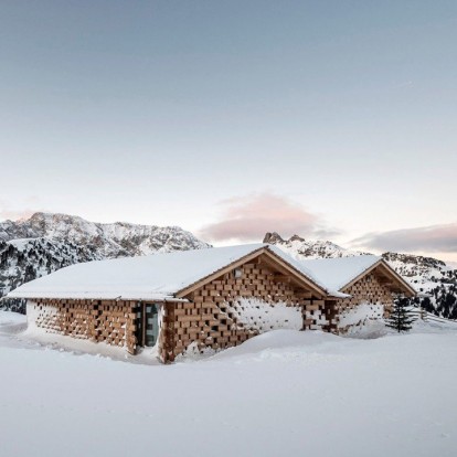 Ένα ιστορικό Αλπικό καταφύγιο επεκτάθηκε κι έγινε ονειρικό