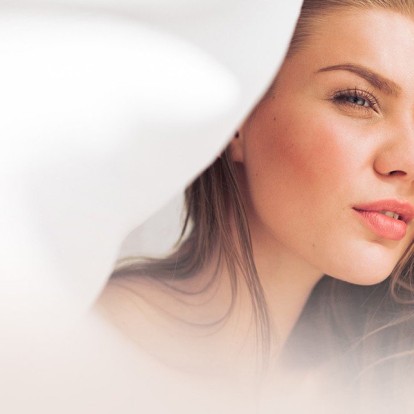 Xmas insta-beauty: 3+1 top μυστικά ομορφιάς για να γίνετε η πρωταγωνίστρια των γιορτών