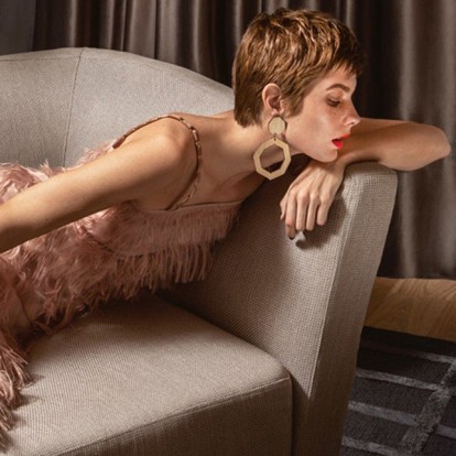 Το νέο fashion editorial του GLOW Ιανουαρίου είναι απολαυστικά sparkly