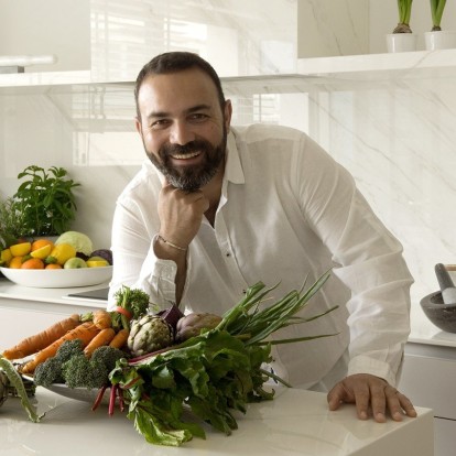 O nomad chef Ανδρέας Λαγός μοιράζεται τα δικά του χριστουγεννιάτικα μυστικά