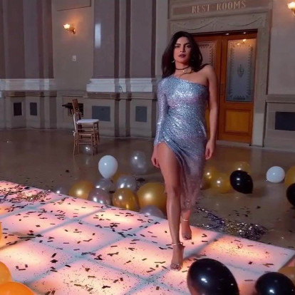 H Priyanka Chopra χορεύει μόνο για τα μάτια του Nick Jonas 