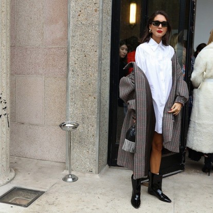 Ψηλόλιγνα πόδια ακόμα και με φλατ μποτάκια 