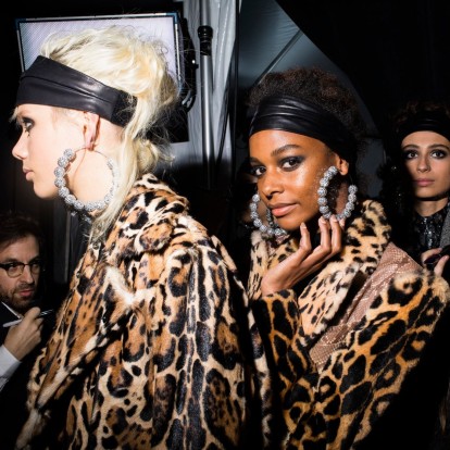 Αξεσουάρ για τα μαλλιά που θα απογειώσουν τα winter looks σας