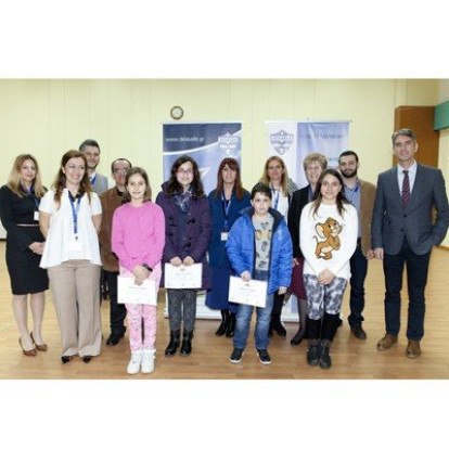 ΓΥΡΙΖΩ ΜΕ ΕΝΑ ΓΡΑΜΜΑ