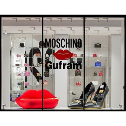 Moschino kisses Gufram