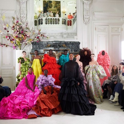 Valentino: Ο Pierpaolo Piccioli μεγαλούργησε στην Haute Couture Fashion Week