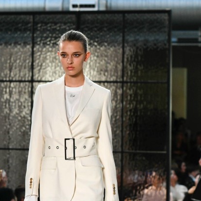 Less is more: Ο κόσμος της μόδας υμνεί τον μινιμαλισμό