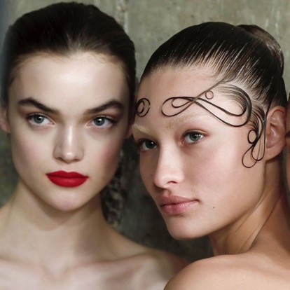 Η Εβδομάδα Μόδας του Λονδίνου χάρισε άφθονη beauty έμπνευση 