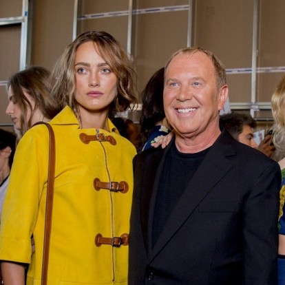 O Michael Kors αποκαλύπτει τους 5 χρυσούς beauty κανόνες των μοντέλων